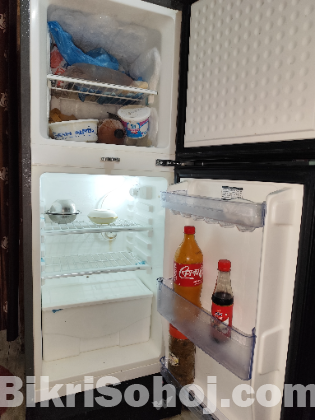 Walton 157 Ltr. Fridge বিক্রয় হবে।